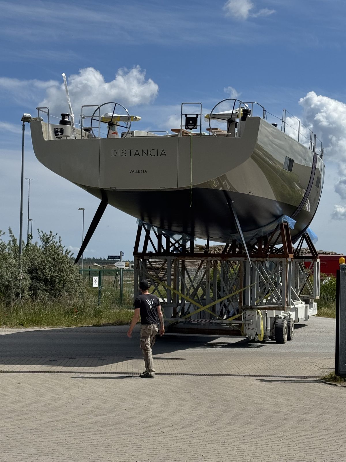 Y7 Distancia, sold new by AYC in July 2024